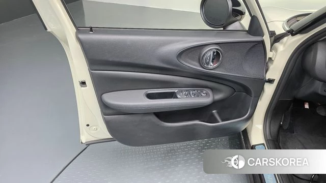 Mini Cooper Clubman id 4967685 из Кореи 16