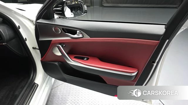 Kia Stinger id 4967436 из Кореи 16