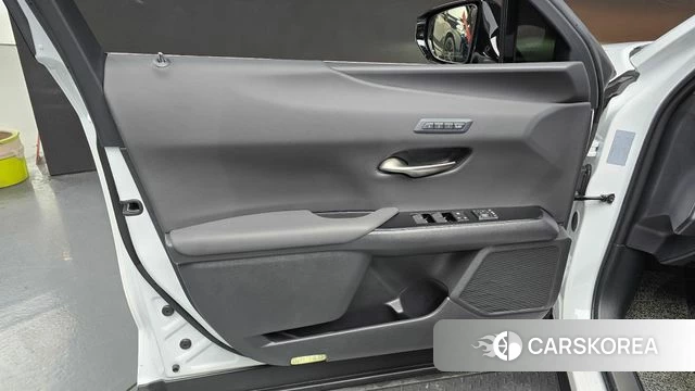 Lexus UX250h id 5013331 из Кореи 16