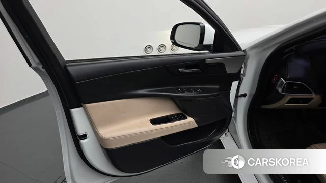 Jaguar XE id 4931183 из Кореи 16