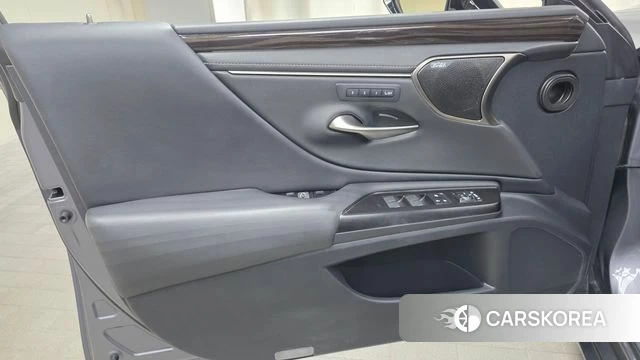 Lexus ES300h 7th generation id 4959784 из Кореи 16