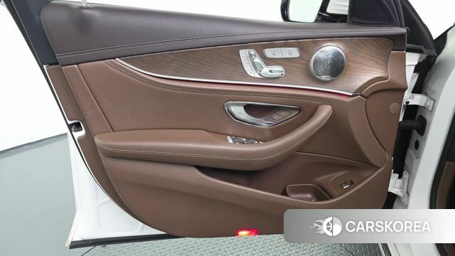Mercedes-Benz E-Class W213 id 4983316 из Кореи 16