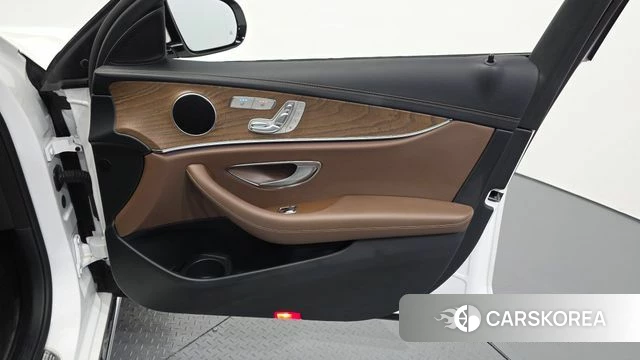 Mercedes-Benz E-Class W213 id 5022924 из Кореи 16