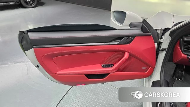 Porsche 911(992) id 5016628 из Кореи 16