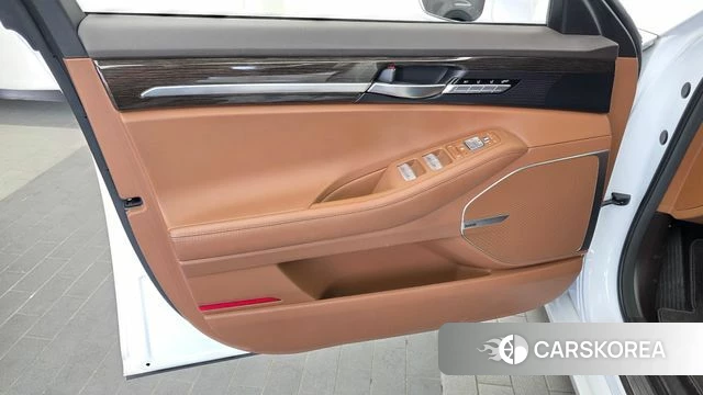 Genesis G90 id 4998451 из Кореи 16