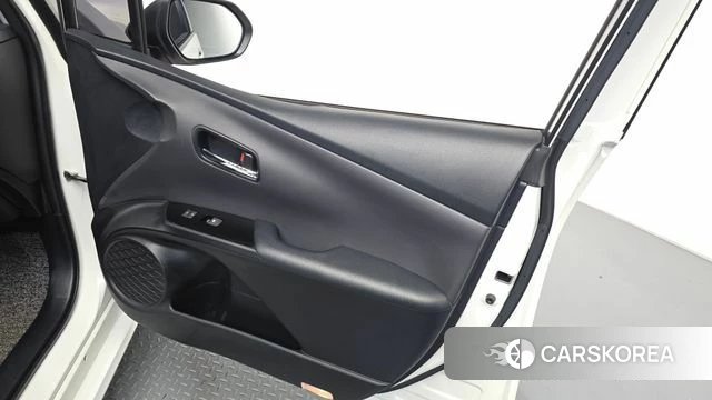 Toyota Prius 4th Generation id 5018883 из Кореи 16