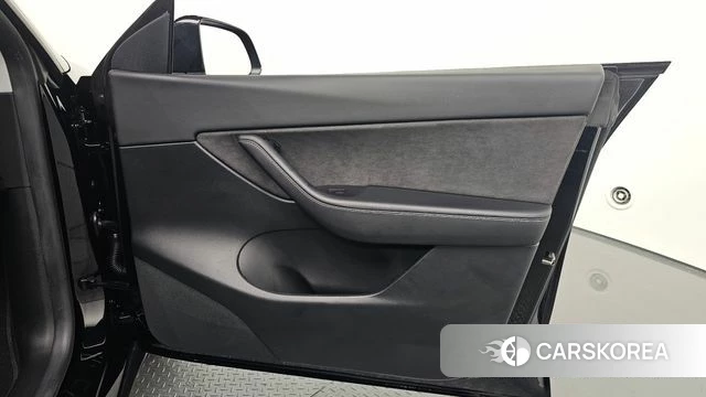 Tesla Model Y id 4779789 из Кореи 16