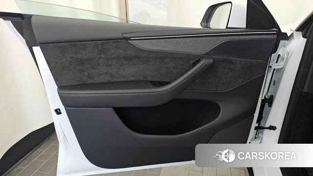 Tesla Model Y id 4920943 из Кореи 16