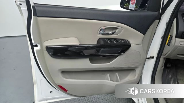 Kia The New Carnival id 4993651 из Кореи 16