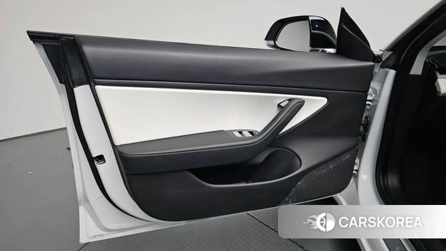 Tesla Model 3 id 5035175 из Кореи 16