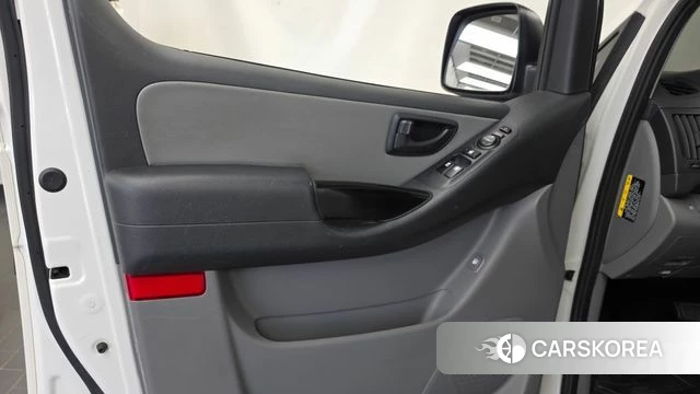 Hyundai The New Grand Starex id 4952367 из Кореи 16