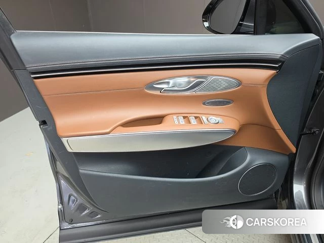Genesis GV70 id 4958424 из Кореи 16
