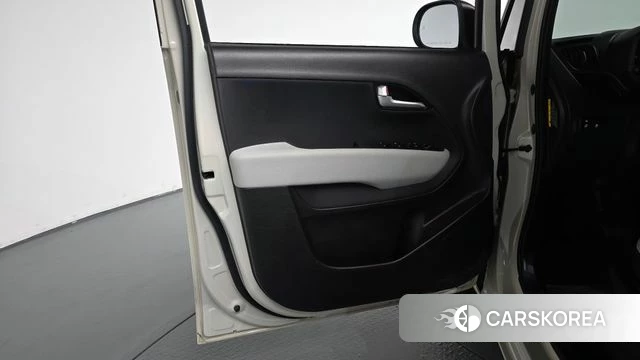 Kia The New Kia Ray EV id 5052001 из Кореи 16