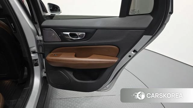 Volvo V60 Cross-Country 2nd Generation id 4929905 из Кореи 17