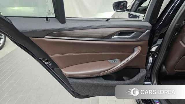 BMW 5 Series (G30) id 5042196 из Кореи 17