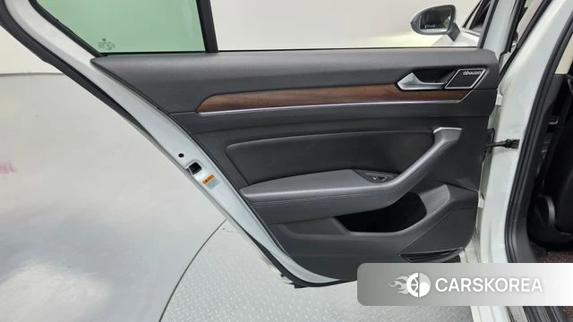 Volkswagen Passat GT (B8) id 4944369 из Кореи 17