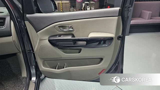 Kia All New Carnival id 5019005 из Кореи 17