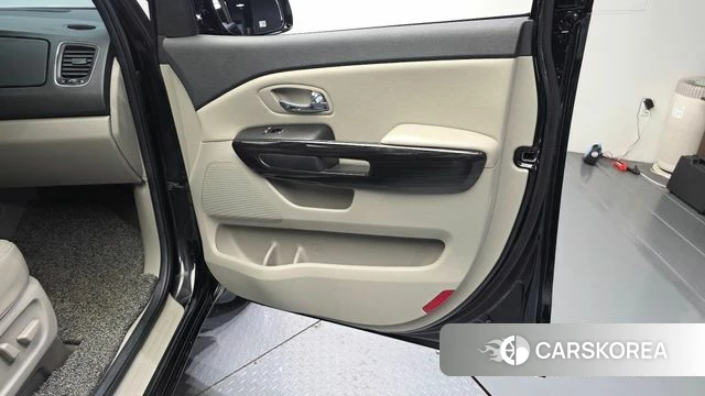 Kia The New Carnival id 5041423 из Кореи 17