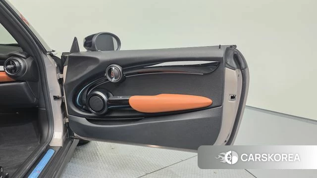 Mini Cooper S Convertible id 4976500 из Кореи 17