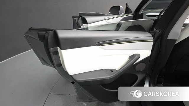 Tesla Model Y id 4782916 из Кореи 17