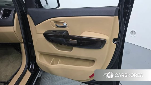 Kia The New Carnival id 5048622 из Кореи 17