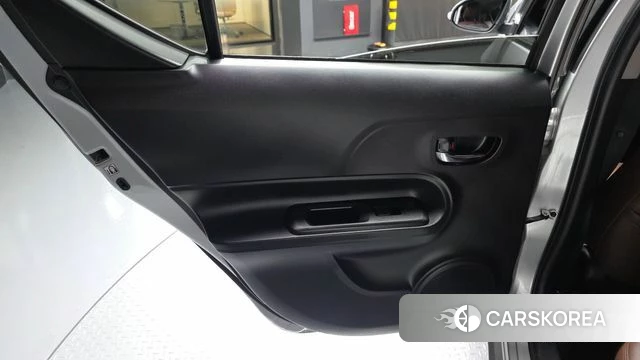 Toyota Prius C id 4967855 из Кореи 17