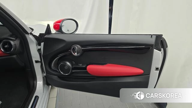 Mini Cooper S id 5028294 из Кореи 17