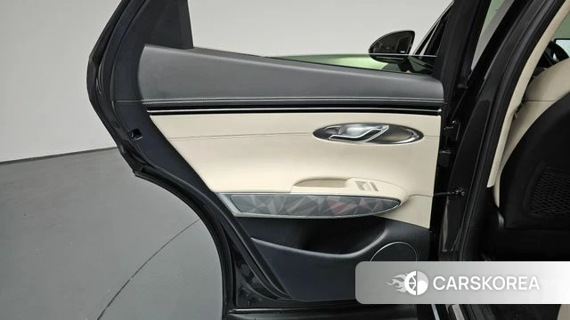 Genesis GV70 id 4957804 из Кореи 17