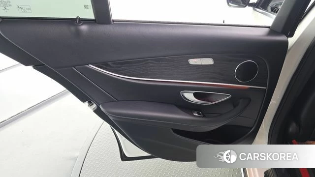 Mercedes-Benz E-Class W213 id 5023778 из Кореи 17