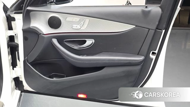 Mercedes-Benz E-Class W213 id 4978229 из Кореи 17
