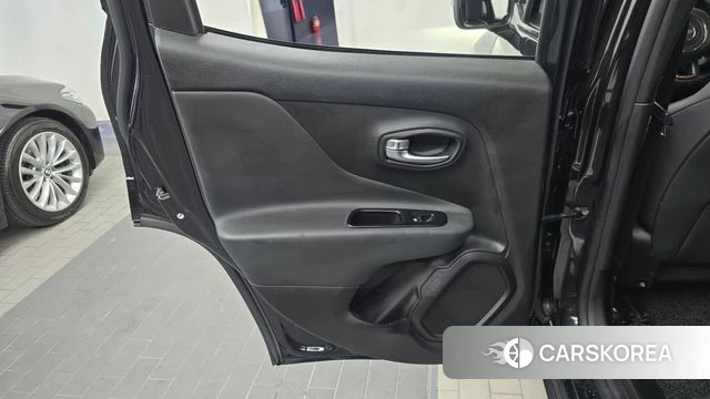Jeep Renegade id 4943550 из Кореи 17