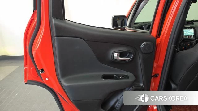 Jeep Renegade id 4936715 из Кореи 17