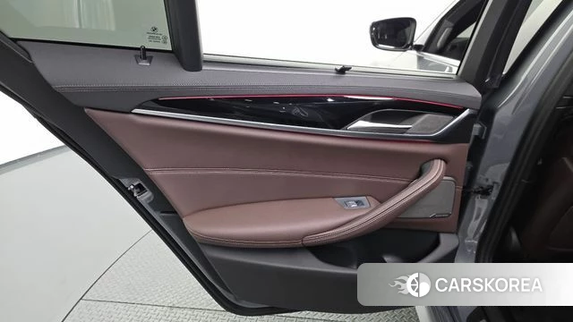BMW 5 Series (G30) id 4942231 из Кореи 17