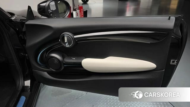 Mini Cooper S Convertible id 4965385 из Кореи 17