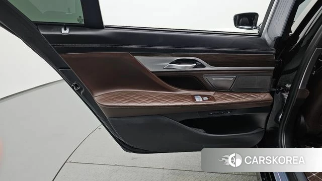 BMW 7 Series (G11) id 4997656 из Кореи 17