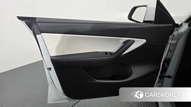 Tesla Model Y id 5012883 из Кореи 17