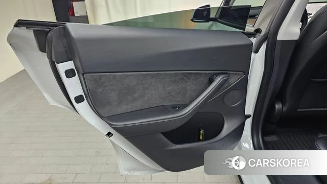Tesla Model Y id 4550671 из Кореи 17
