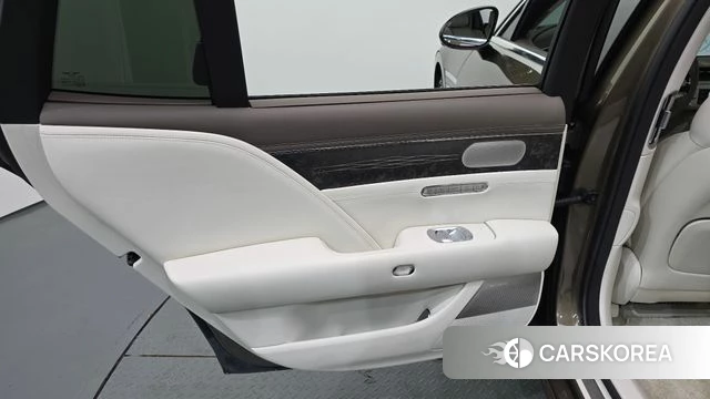 Genesis G90 (RS4) id 5046810 из Кореи 17