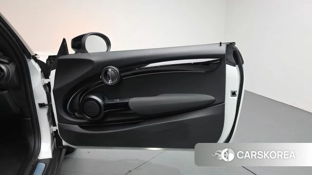 Mini Cooper Convertible id 5045959 из Кореи 17