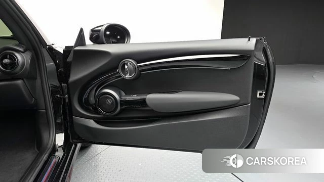 Mini Cooper S Convertible id 4941490 из Кореи 17