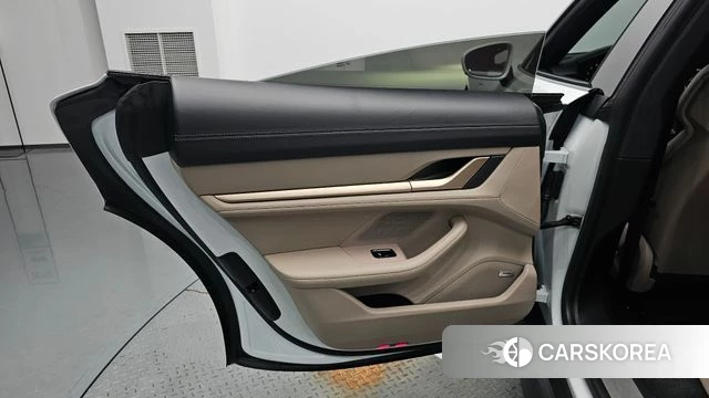 Porsche Taycan id 4987280 из Кореи 17