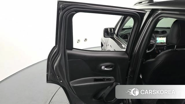 Jeep Renegade id 5023275 из Кореи 17