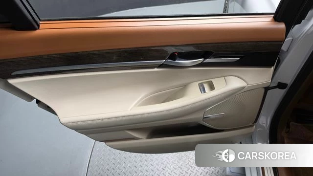 Genesis G90 id 5003111 из Кореи 17