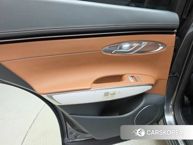 Genesis GV70 id 4958424 из Кореи 17