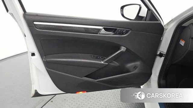 Volkswagen The New Passat id 5048517 из Кореи 17