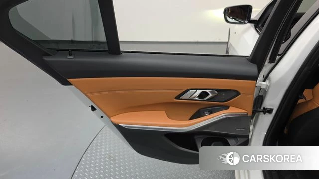BMW 3 Series (G20) id 4951500 из Кореи 17