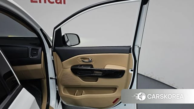 Kia The New Carnival id 5048318 из Кореи 17