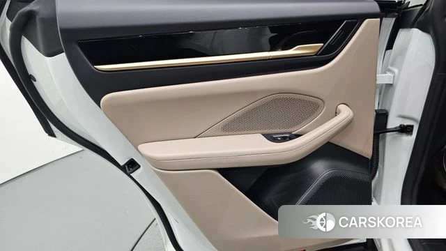 Porsche Makan EV id 4879580 из Кореи 17