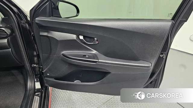 Hyundai Veloster (JS) id 4943450 из Кореи 17