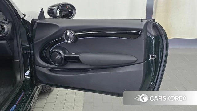 Mini Cooper S Convertible id 5033677 из Кореи 17